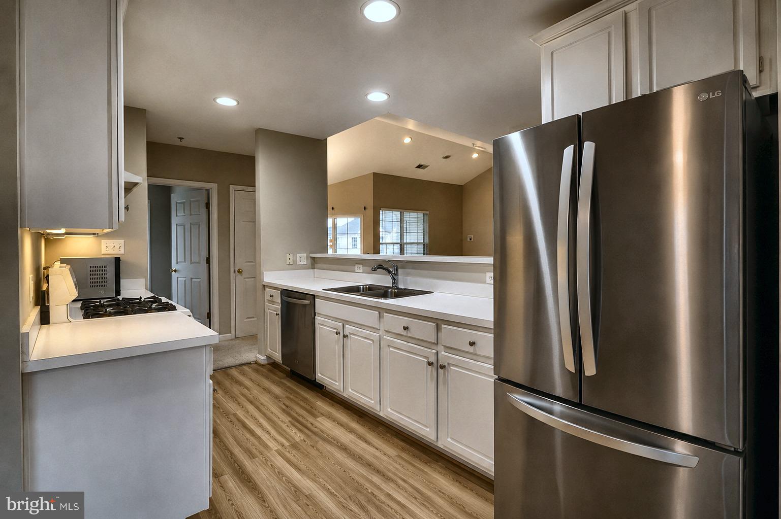 25340 LAKE MIST SQUARE 301