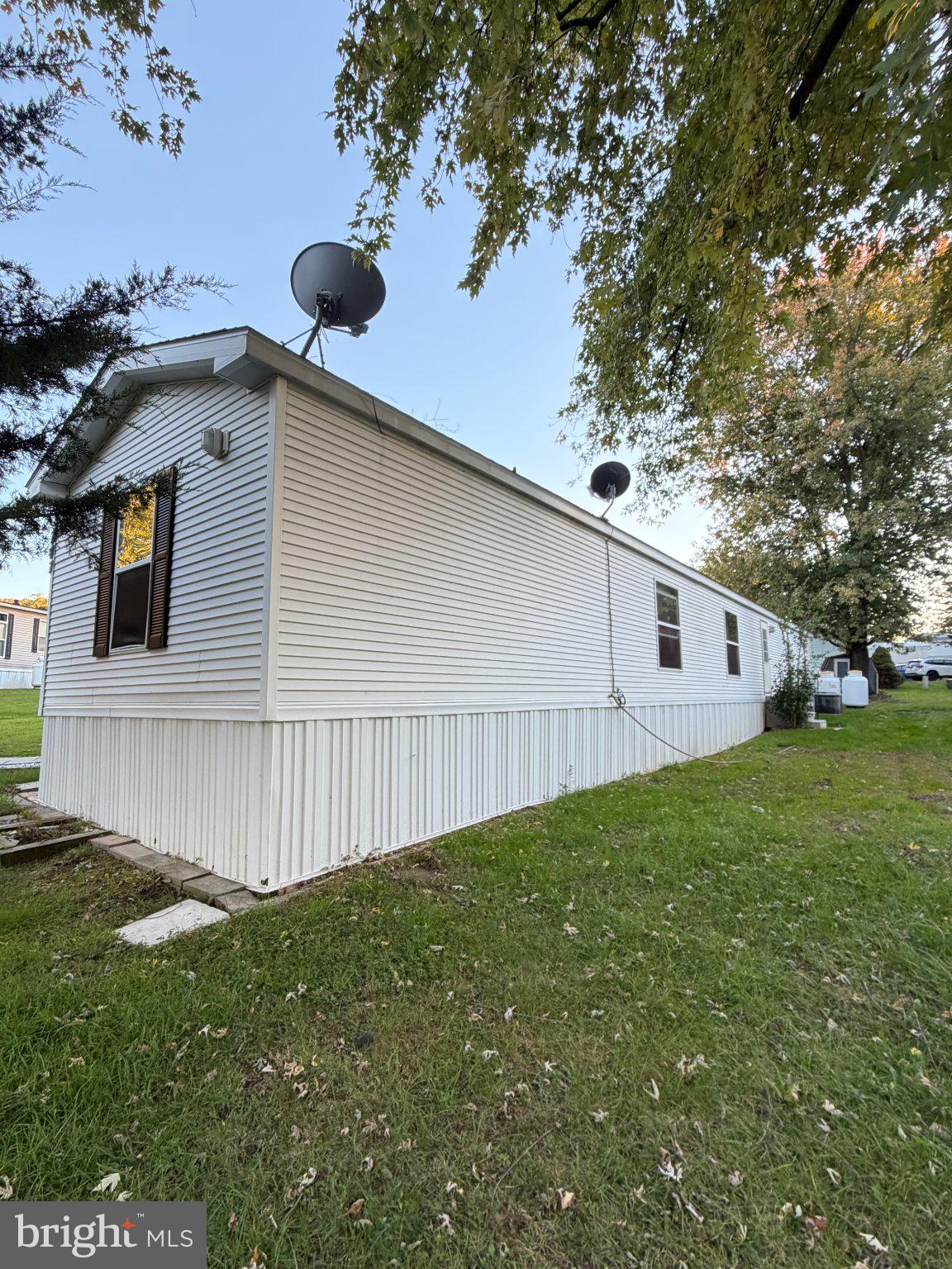 747 WILLOW LANE