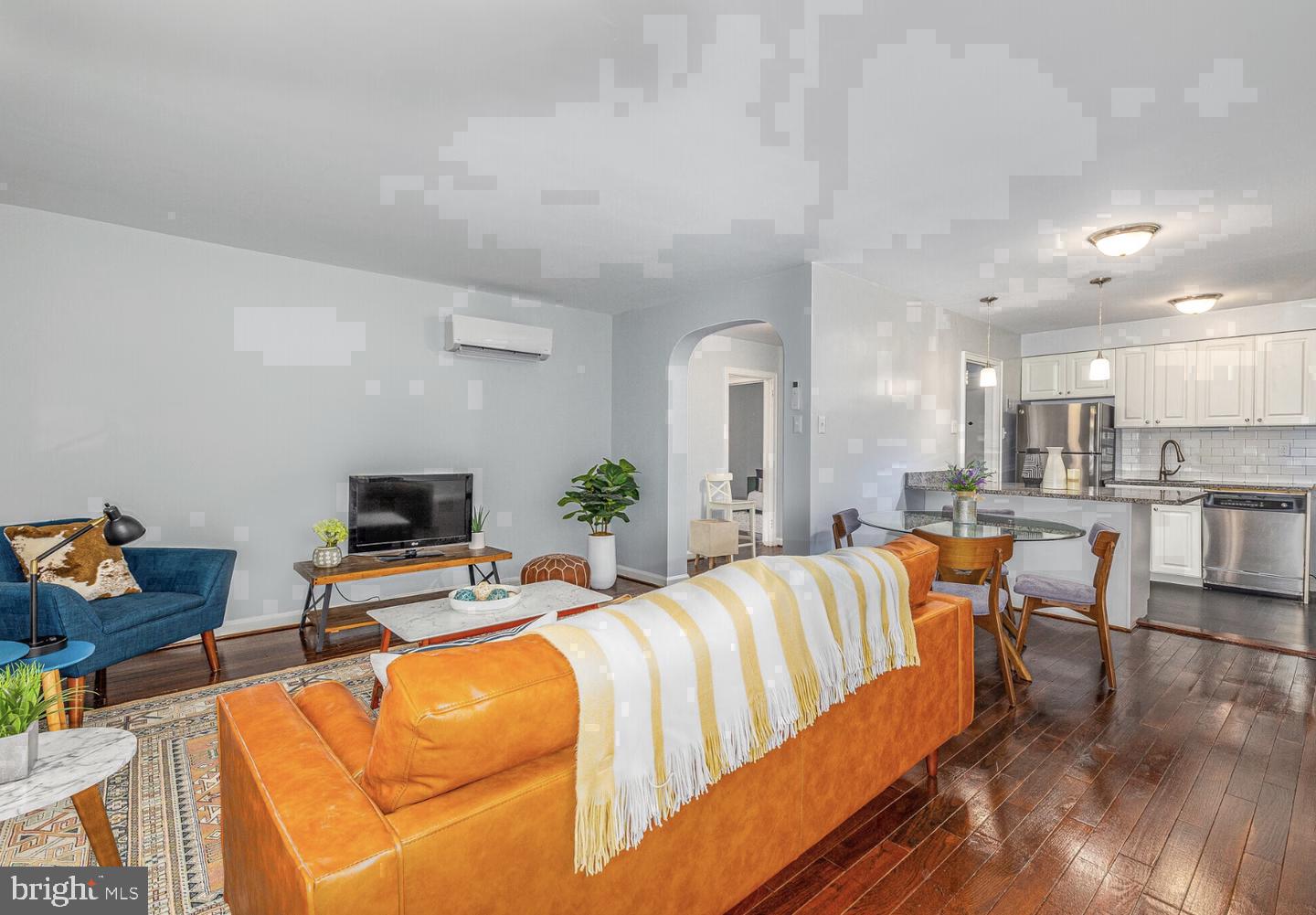 150 E WYNNEWOOD ROAD 19-B