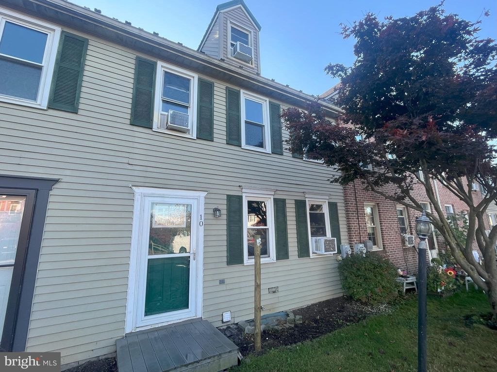 Photo of 10 Hilldale Drive, EPHRATA, PA 17522 (MLS # PALA2059802)