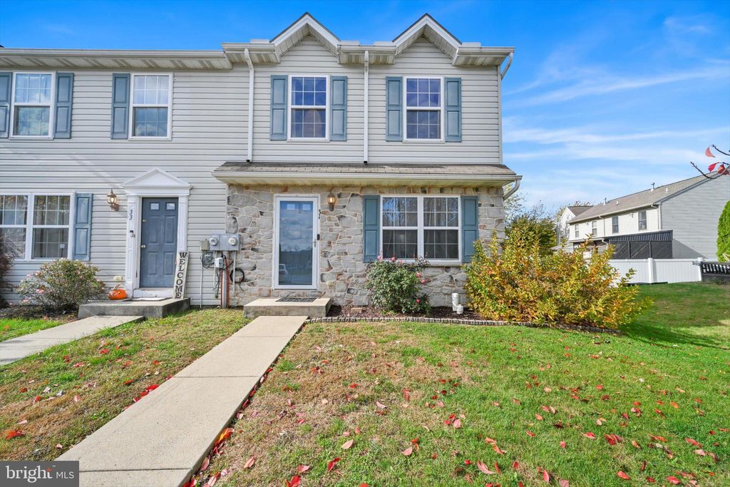 Photo of 31 Laurel Drive, MYERSTOWN, PA 17067 (MLS # PALN2023326)