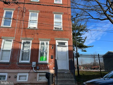 Townhouse For Sale - 314 Academy Street<br/> TRENTON, NJ 08618