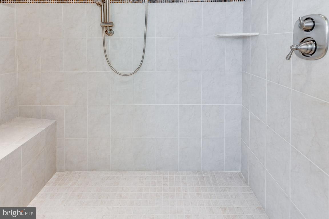 LEONARDS GRANT - Residential