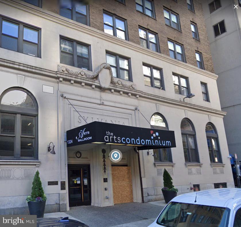 AVENUE OF THE ARTS - Residential Lease