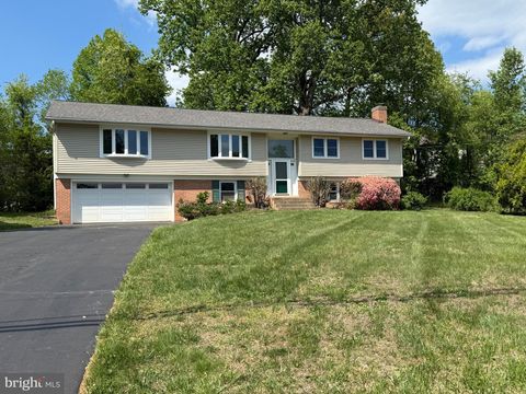 Photo of 12106 Ruffin Drive, FAIRFAX, VA 22030 (MLS # VAFX2300976)