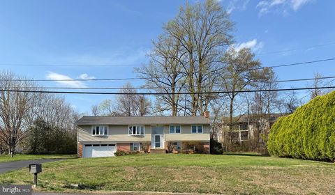 Photo of 12106 Ruffin Drive, FAIRFAX, VA 22030 (MLS # VAFX2300976)