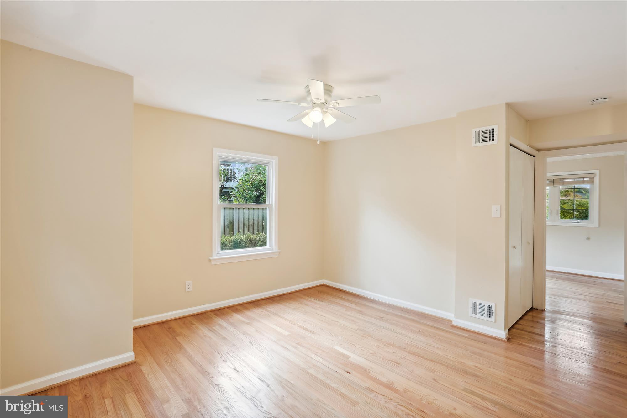 WHEATON  HILLS - Residential