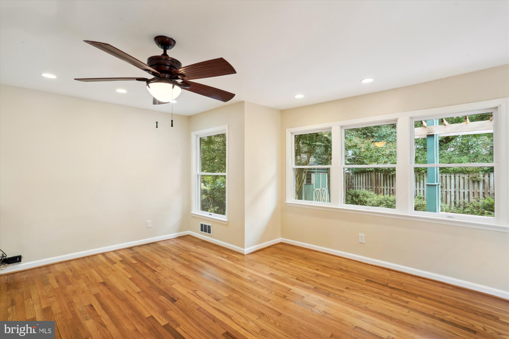 WHEATON  HILLS - Residential