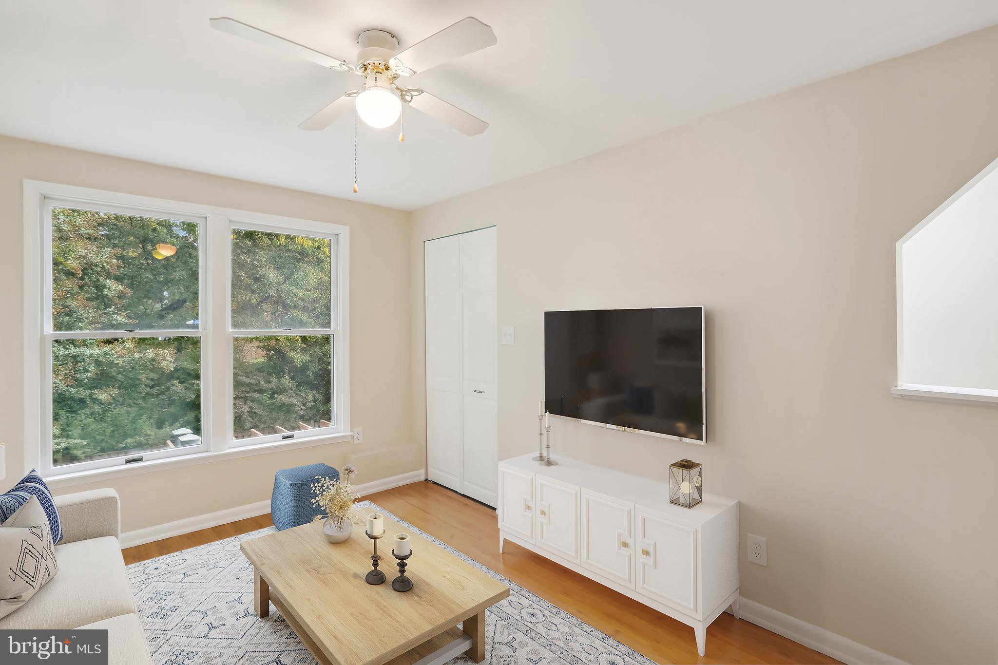 WHEATON  HILLS - Residential