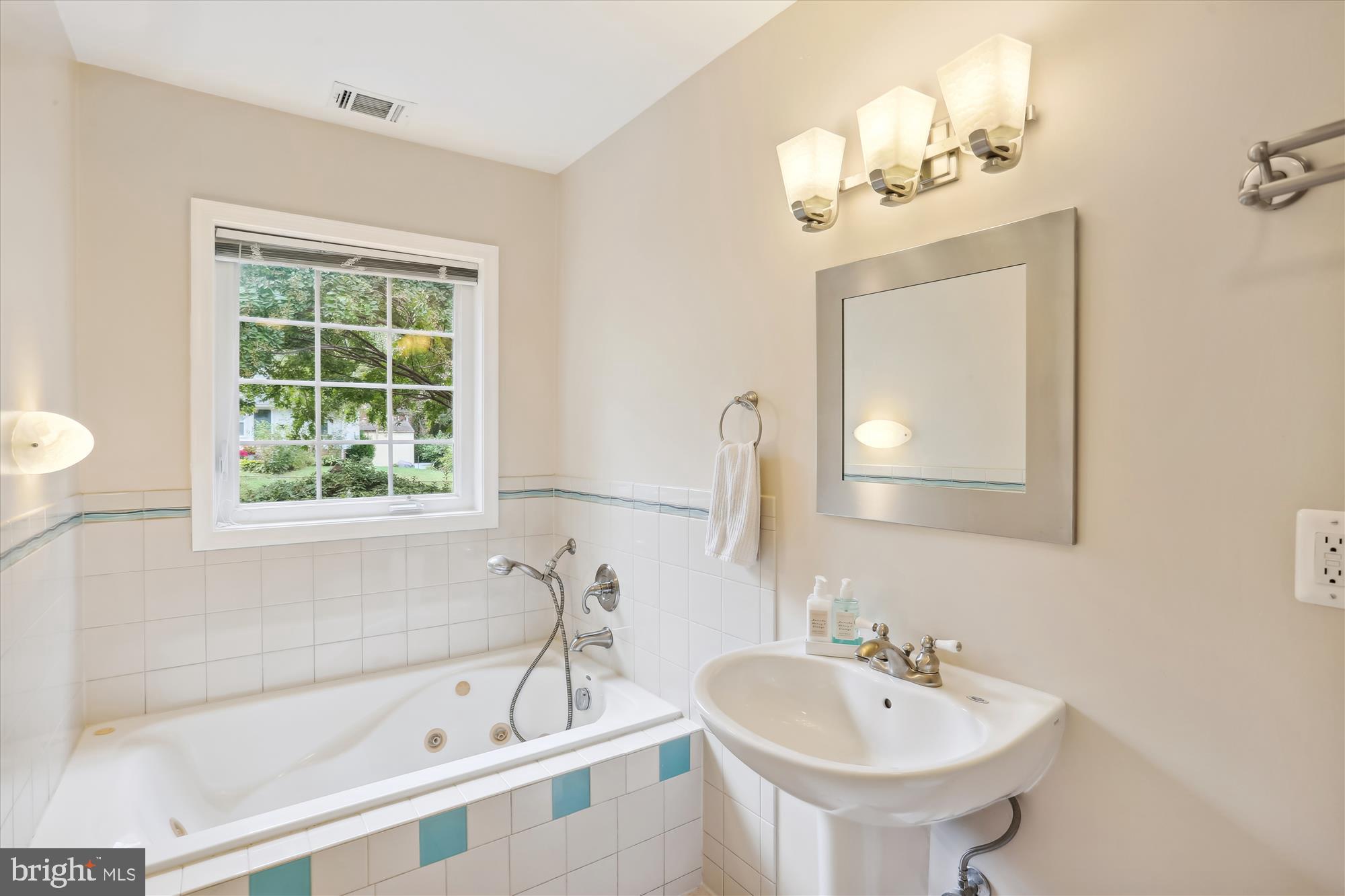 WHEATON  HILLS - Residential