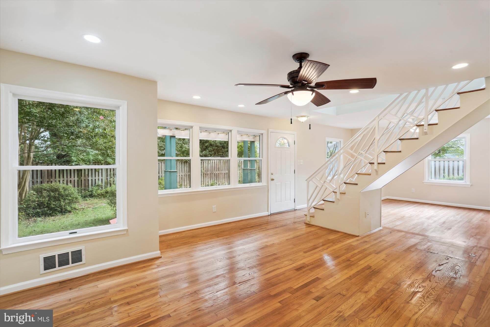 WHEATON  HILLS - Residential