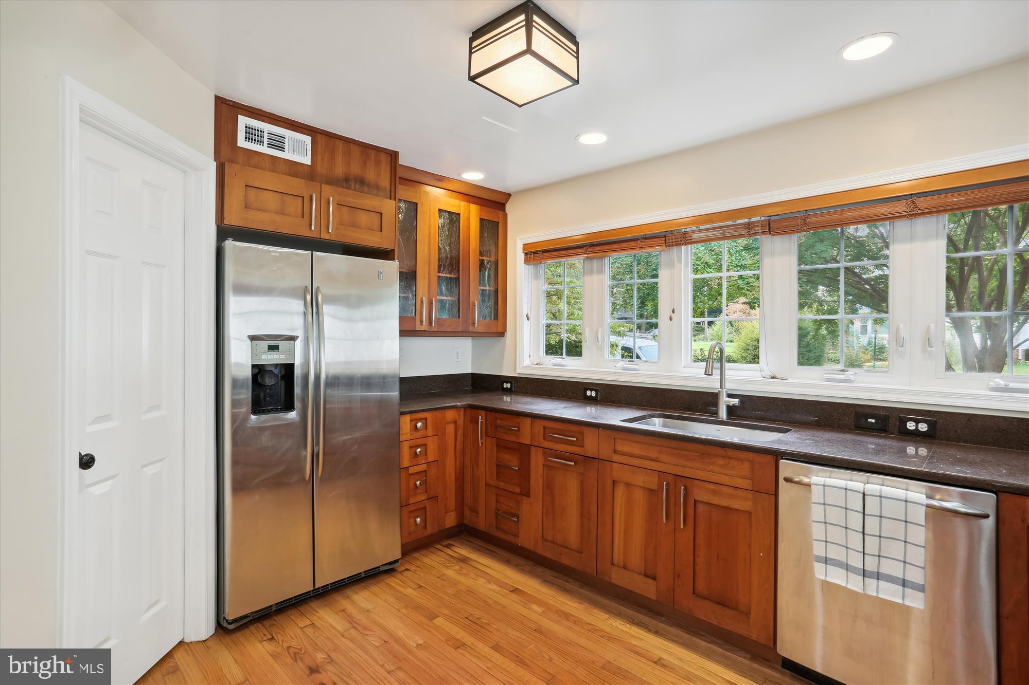 WHEATON  HILLS - Residential