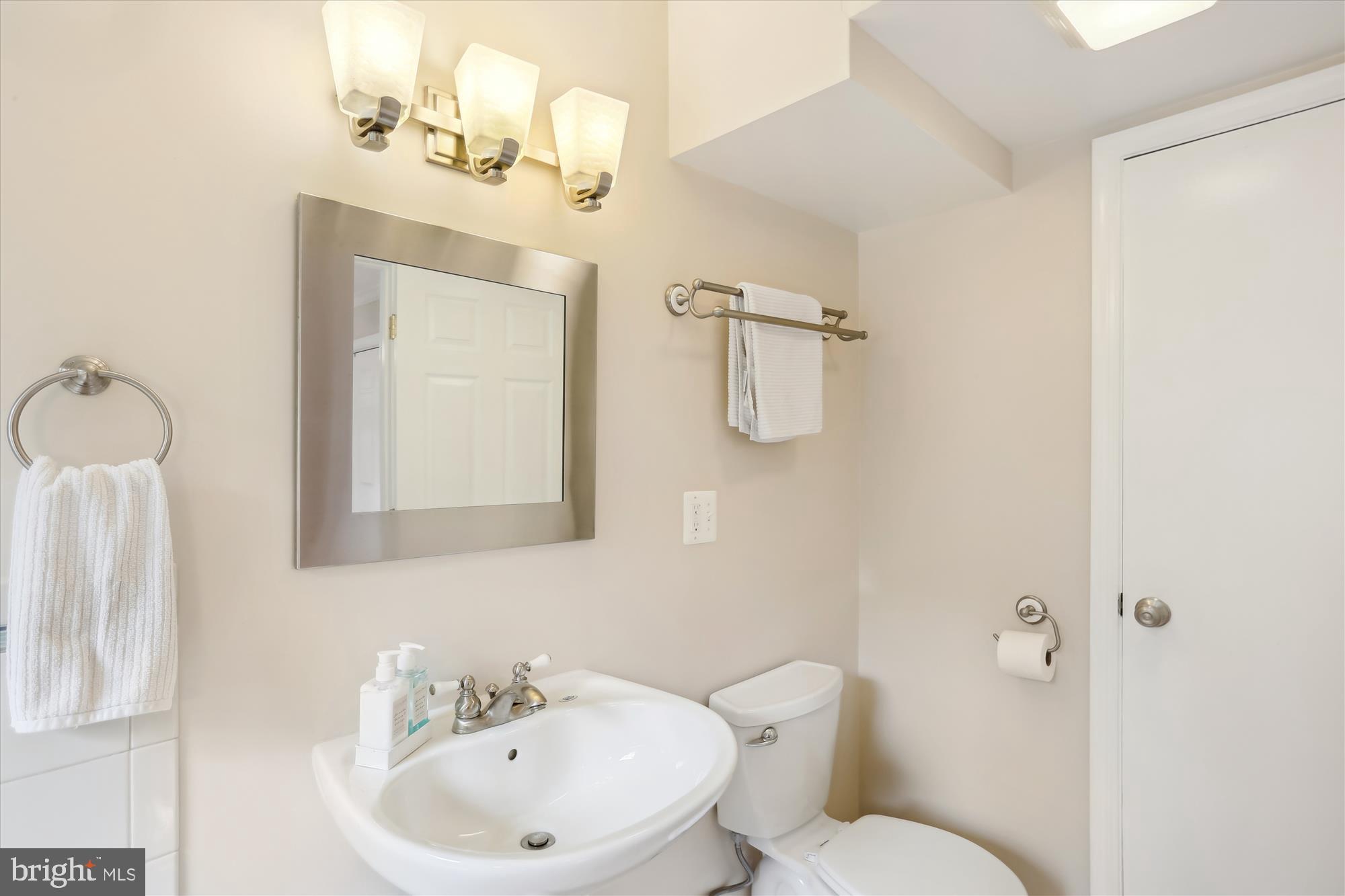 WHEATON  HILLS - Residential