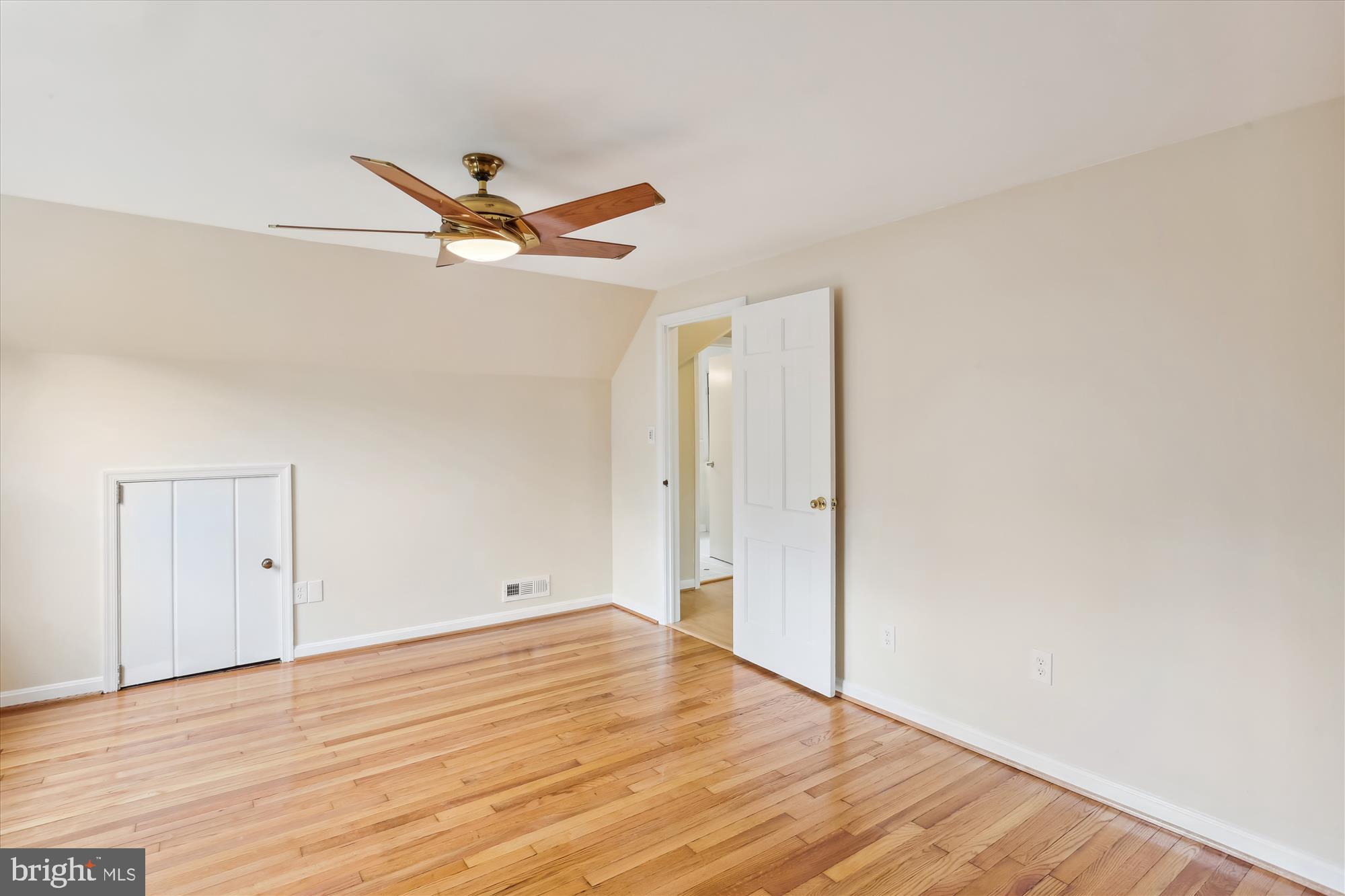 WHEATON  HILLS - Residential