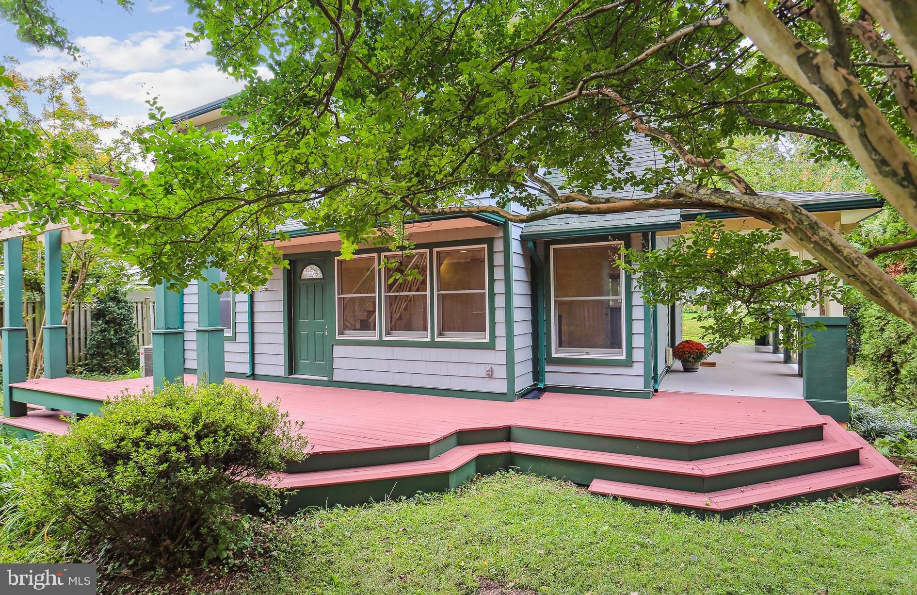 WHEATON  HILLS - Residential