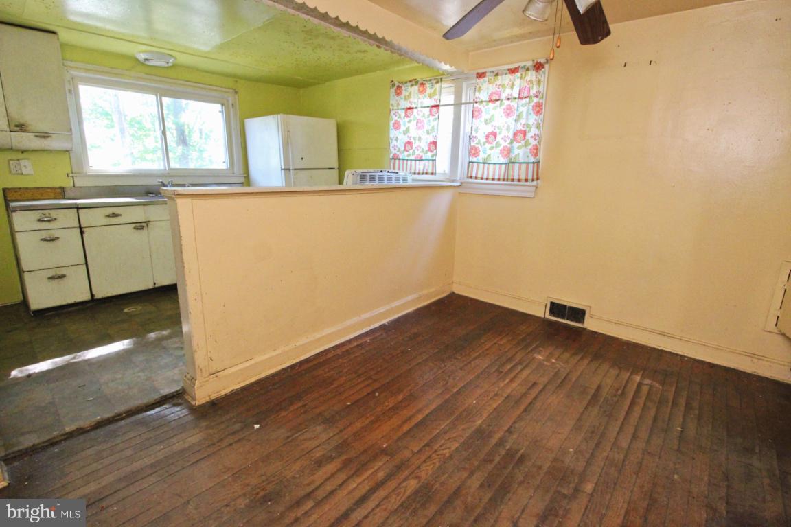 ARDMORE VILLAGE - Land