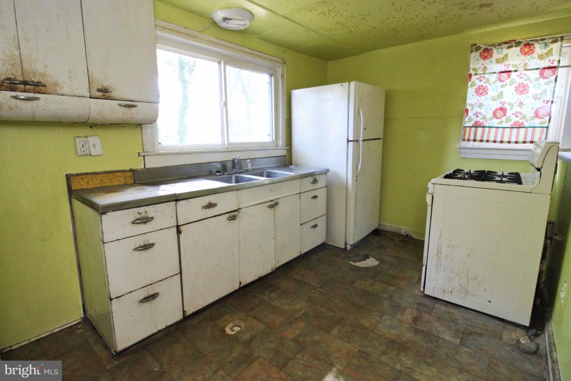 ARDMORE VILLAGE - Land