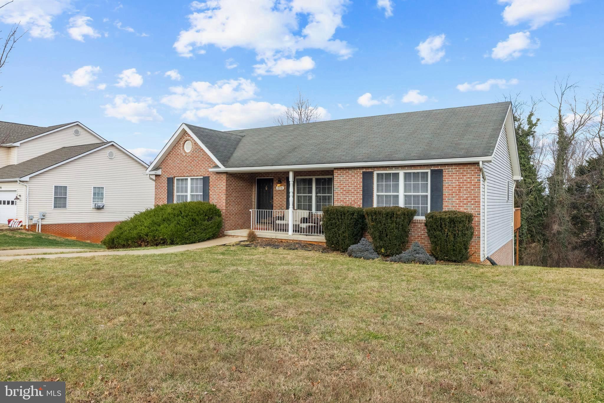 HAPPY CREEK KNOLLS - Residential