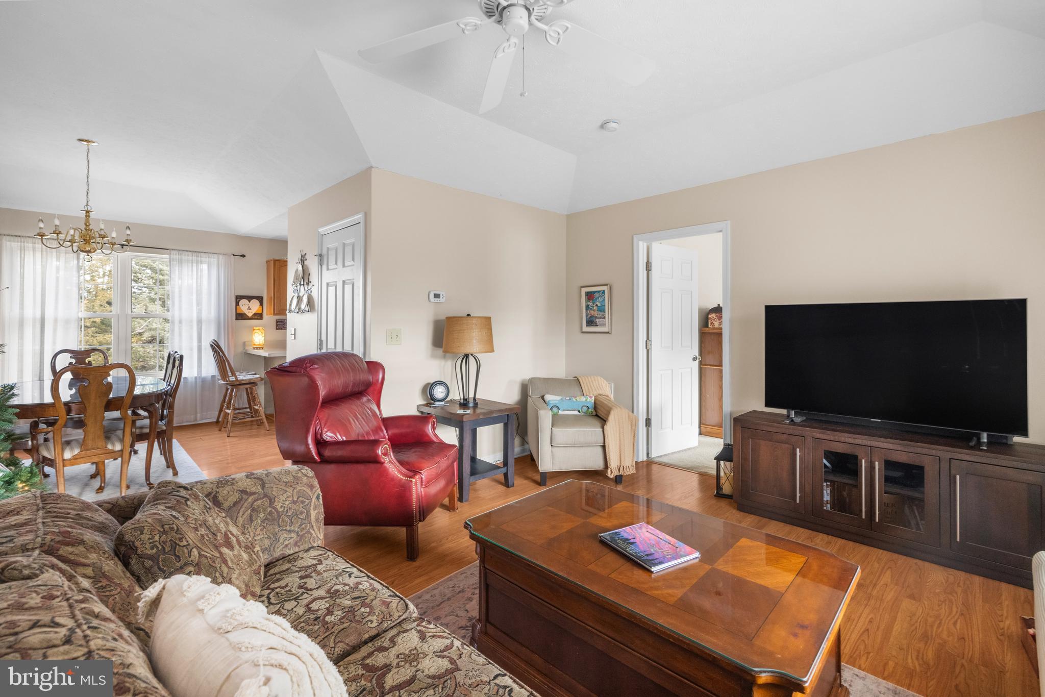 HAPPY CREEK KNOLLS - Residential