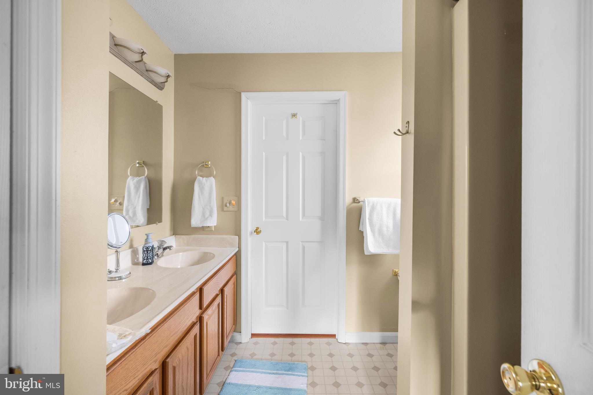 HAPPY CREEK KNOLLS - Residential