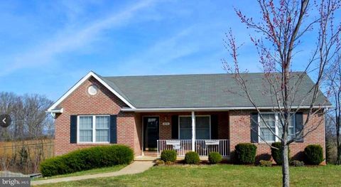 1076 STUART DRIVE FRONT ROYAL VA 22630