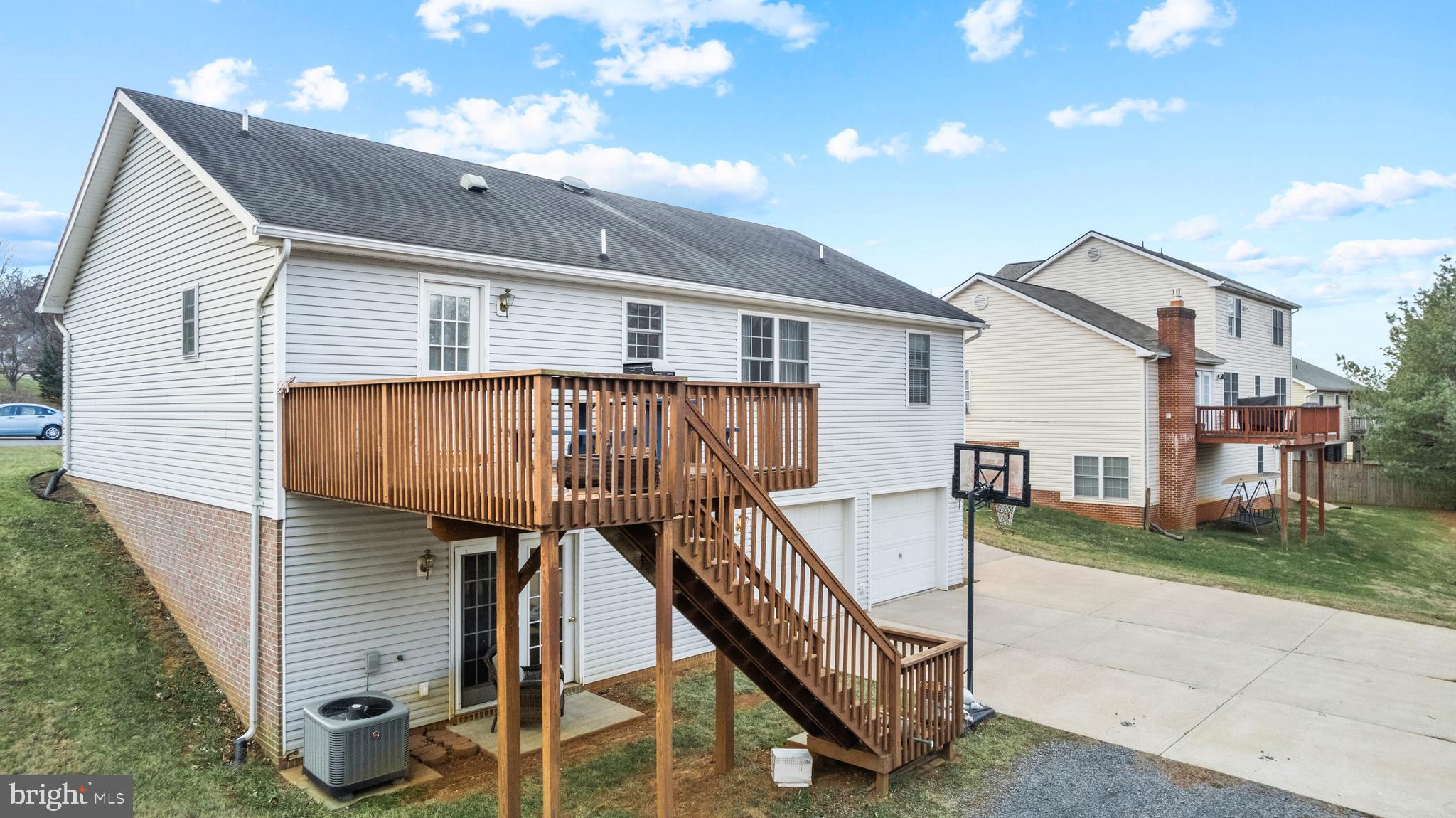 HAPPY CREEK KNOLLS - Residential