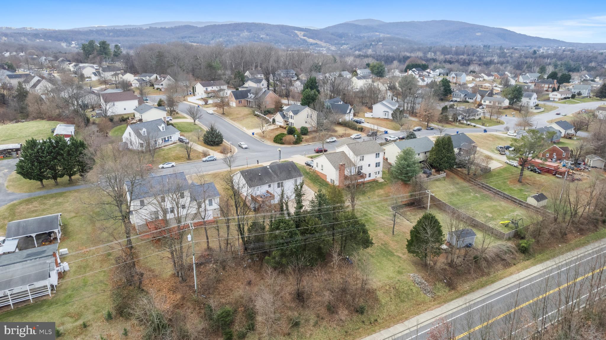 HAPPY CREEK KNOLLS - Residential