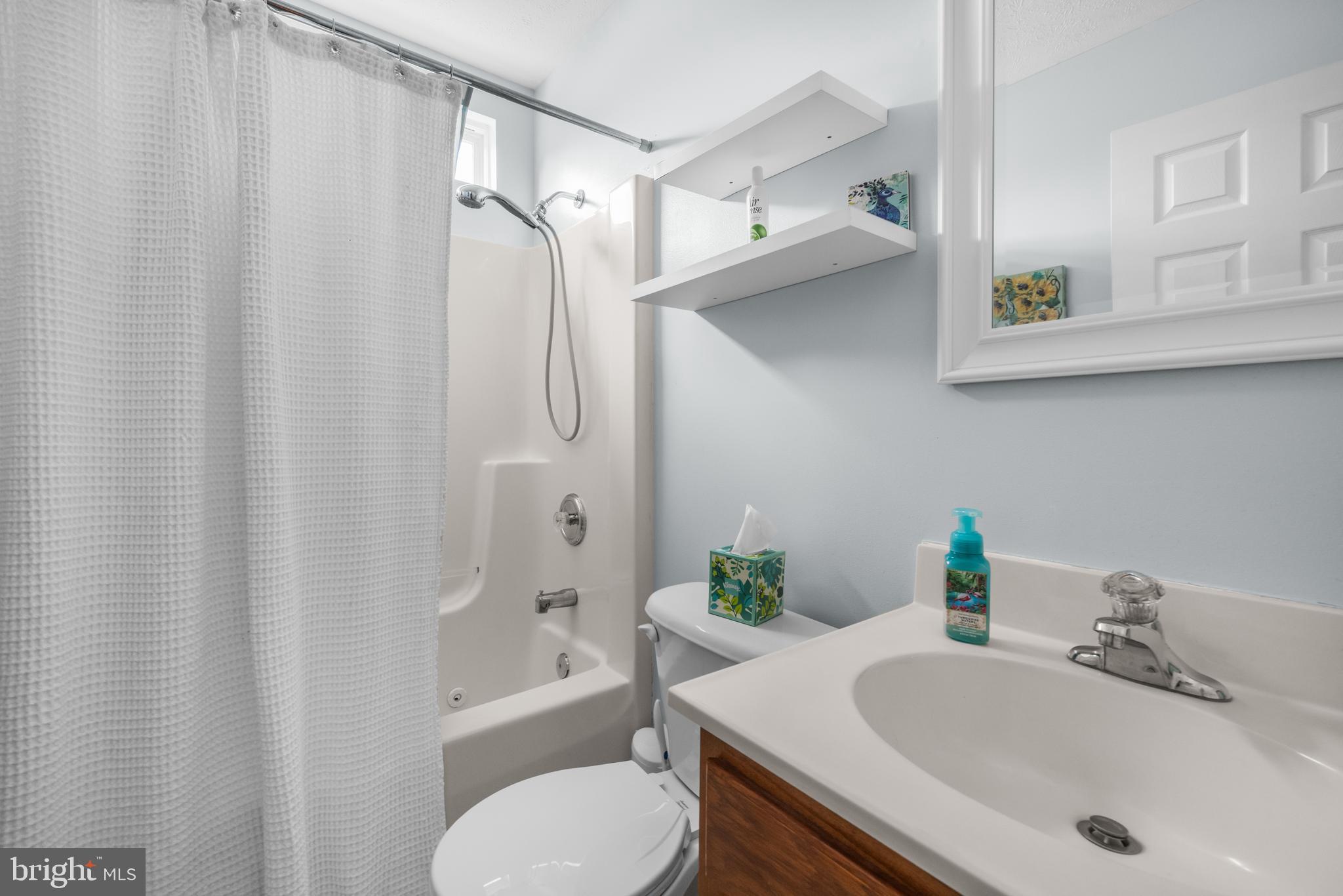 HAPPY CREEK KNOLLS - Residential