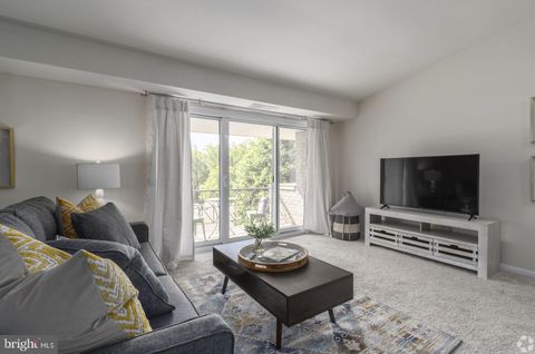 Condo For Rent - 284 Iven Avenue #2B-260-2A<br/> RADNOR, PA 19087