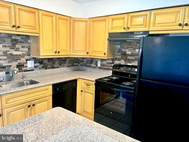 TREETOP CONDO - Residential