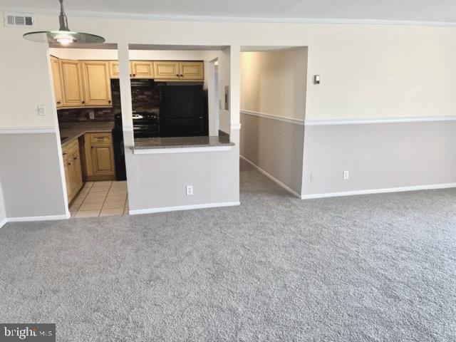 TREETOP CONDO - Residential