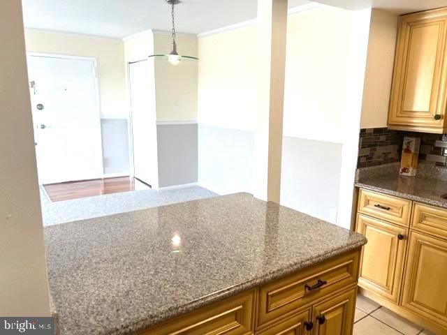 TREETOP CONDO - Residential