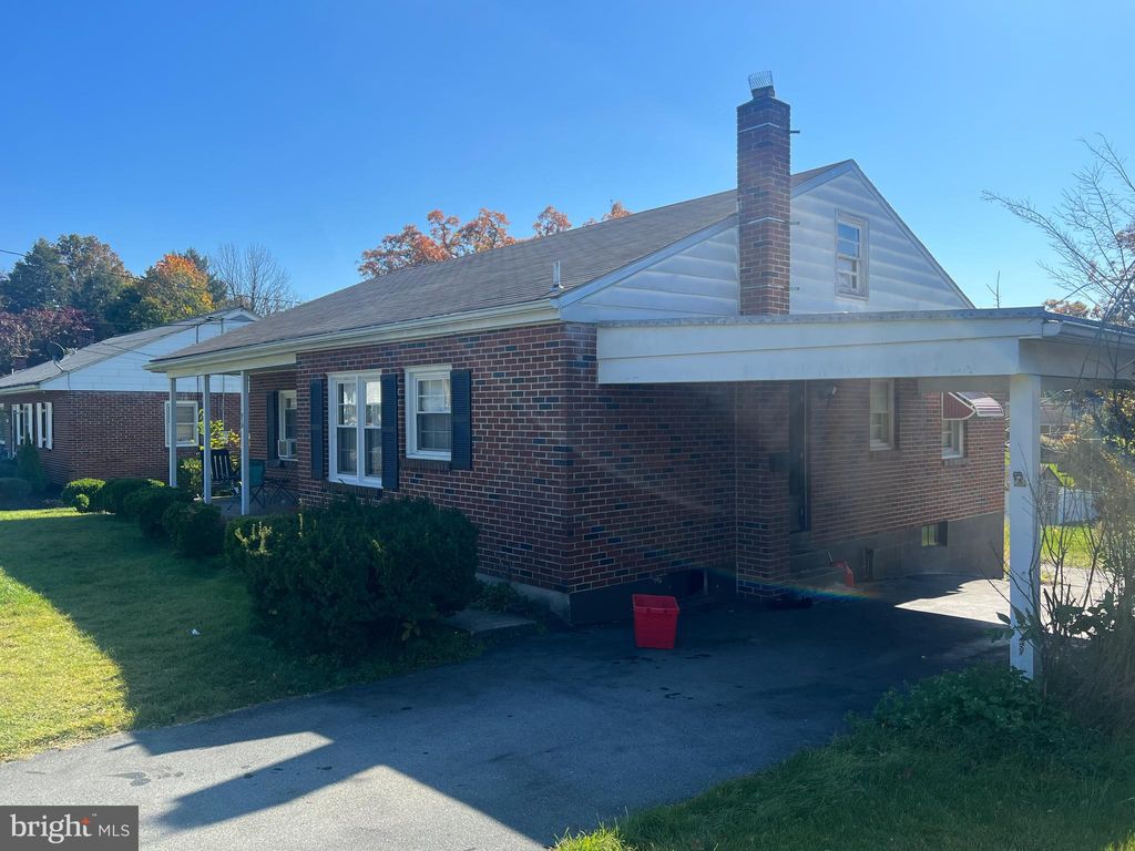 Photo of 914 New Street, Akron, PA 17501 (MLS # PALA2042848)