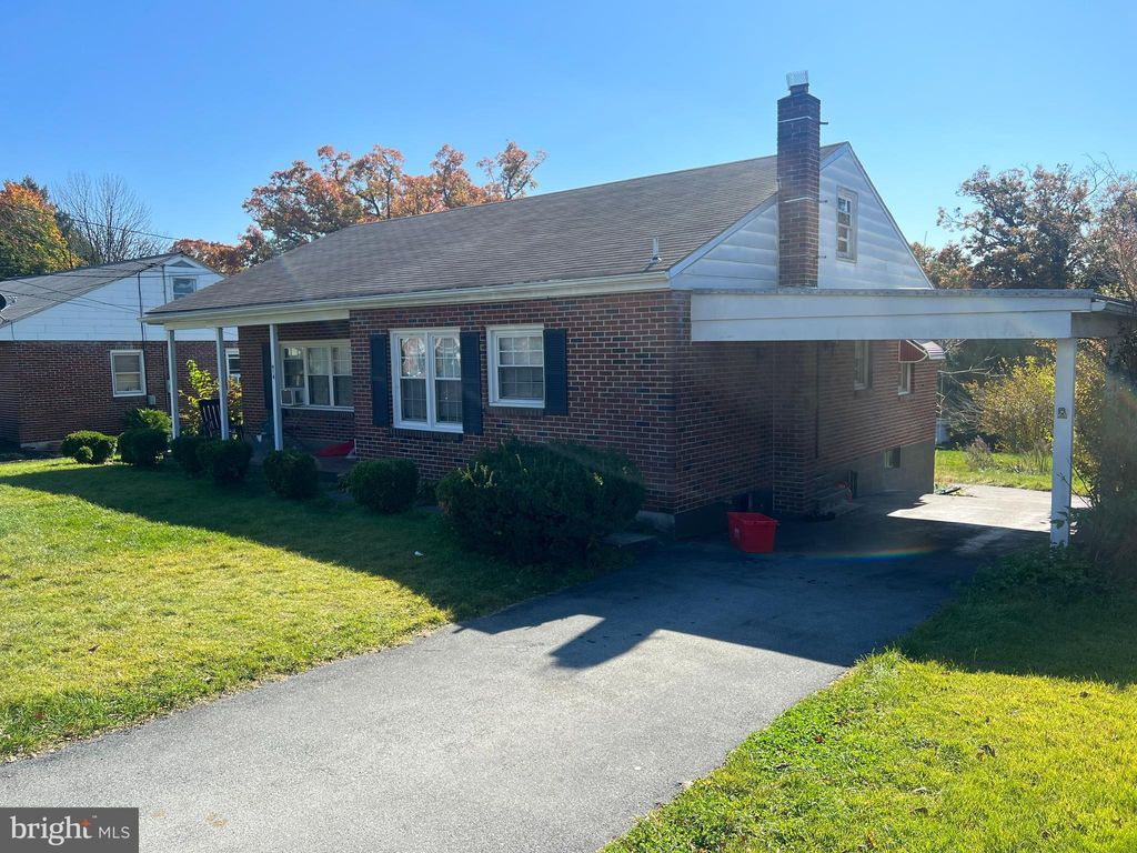 Photo of 914 New Street, Akron, PA 17501 (MLS # PALA2042848)