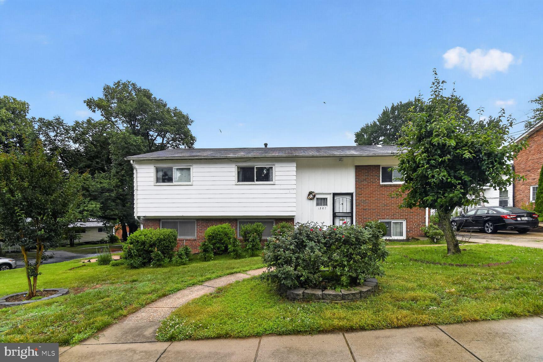 Photo 1 of 25 — 1207 OAKVIEW DRIVE, SILVER SPRING, MD 20903