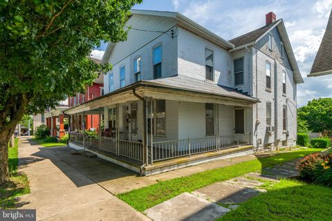 Photo of 412 Main Street, DENVER, PA 17517 (MLS # PALA2071840)