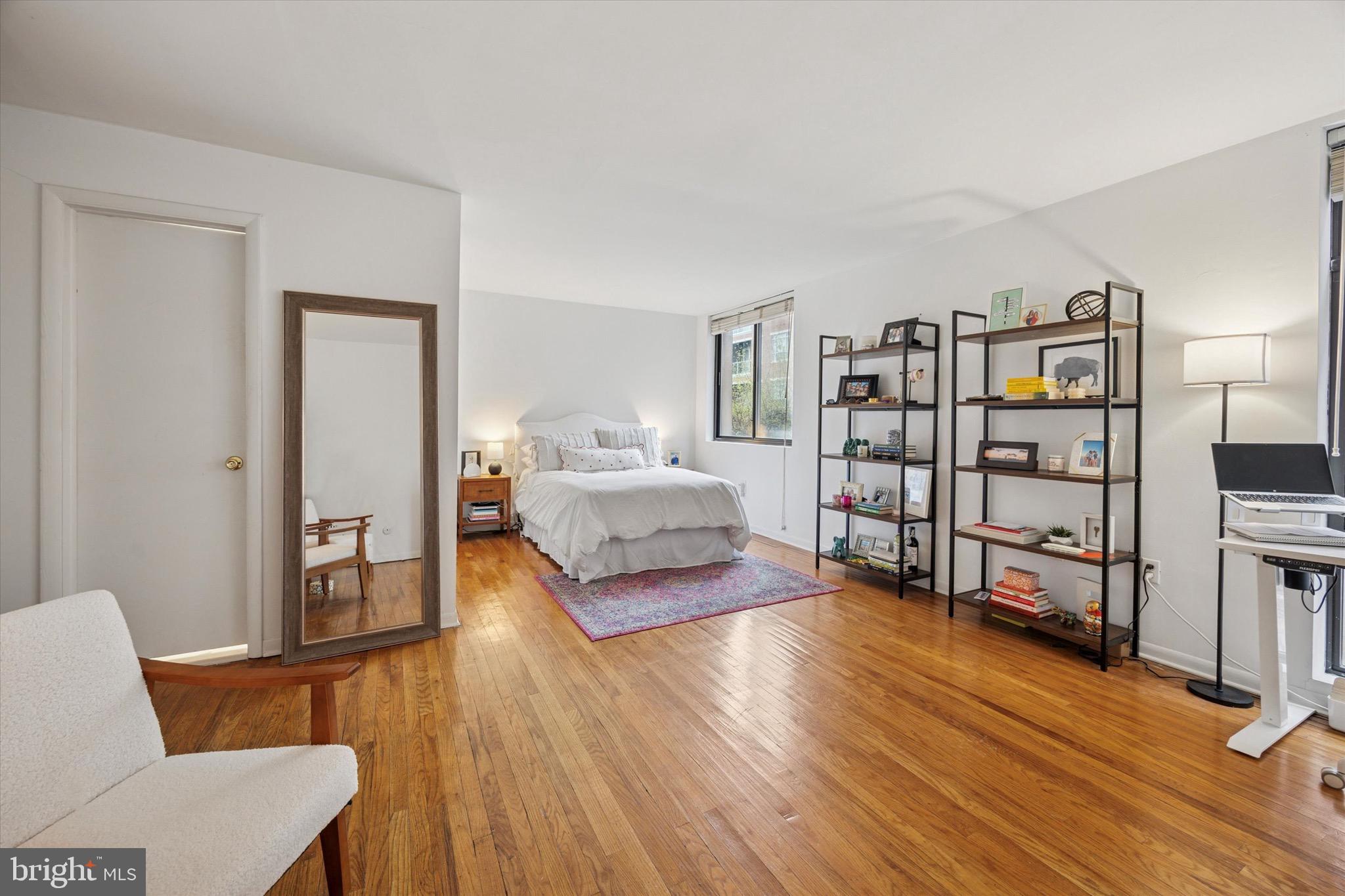 SOCIETY HILL - Residential