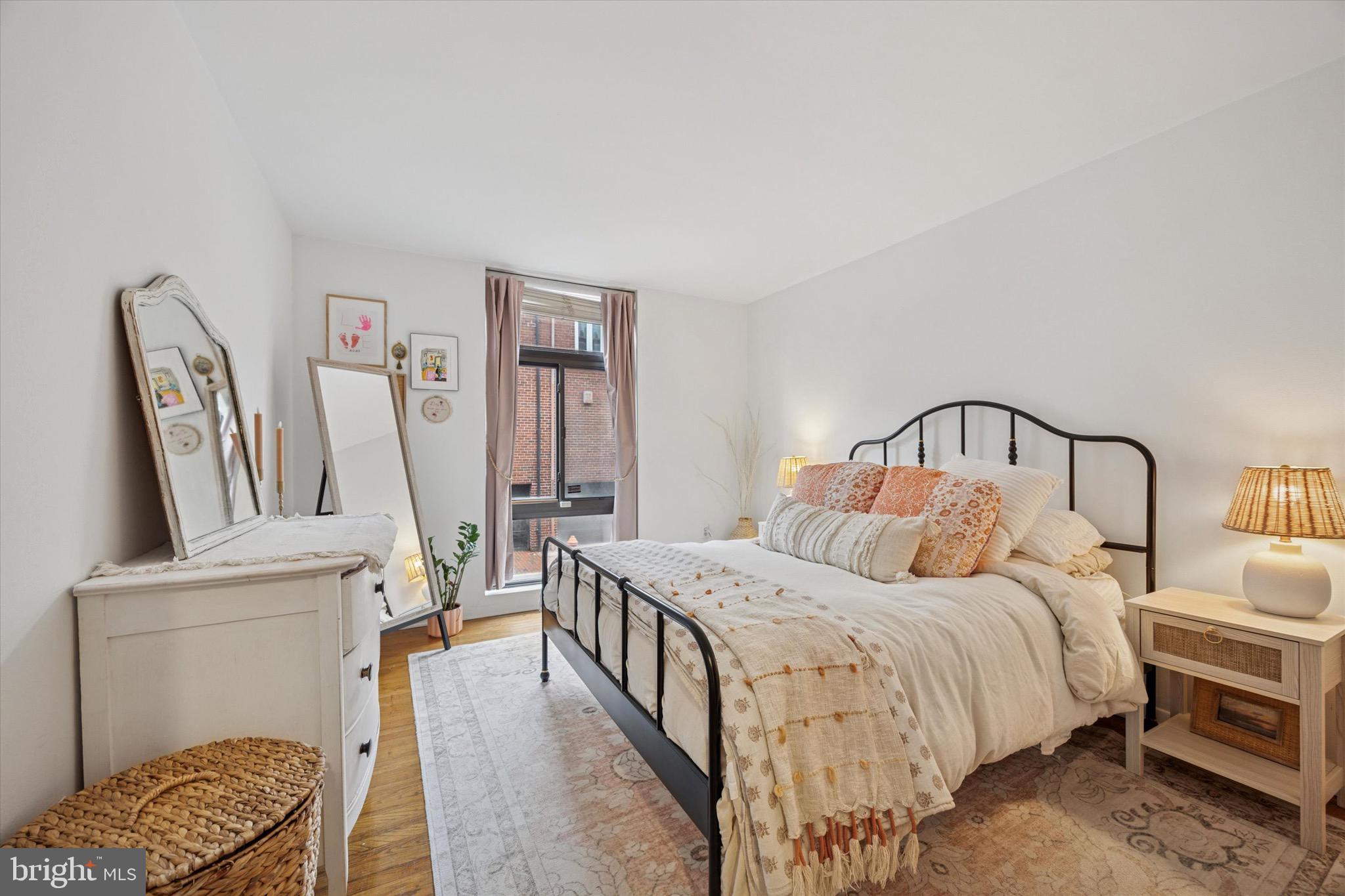 SOCIETY HILL - Residential