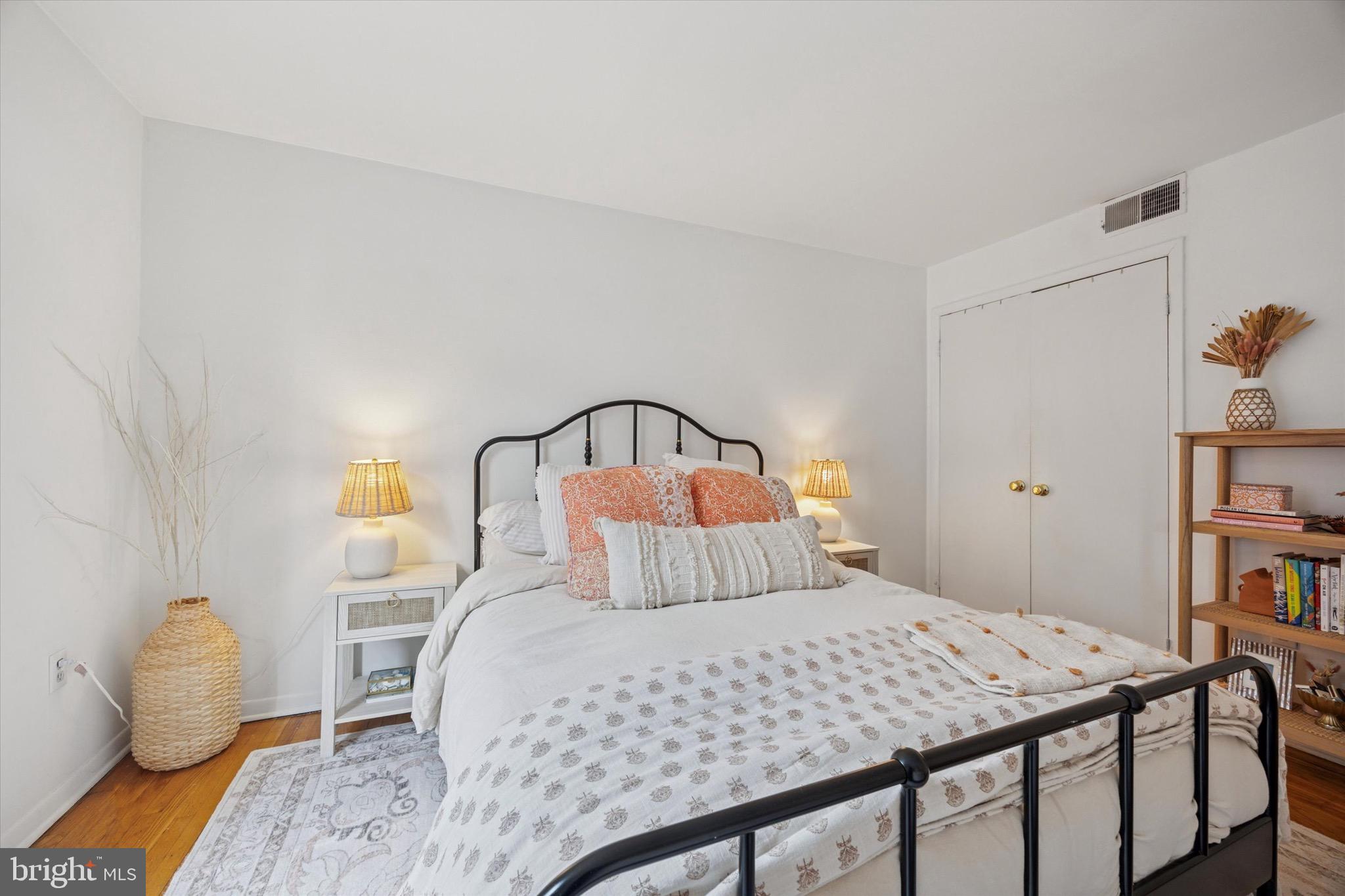 SOCIETY HILL - Residential