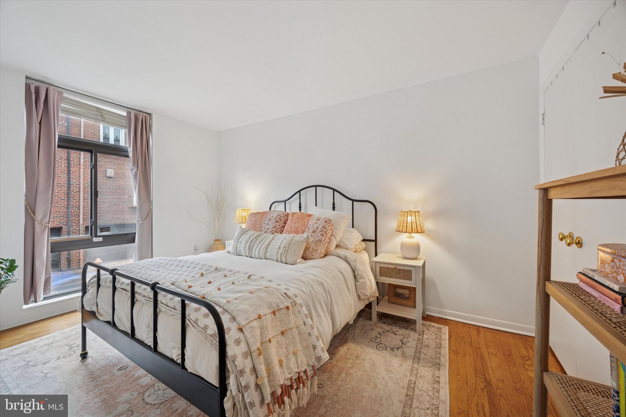 SOCIETY HILL - Residential