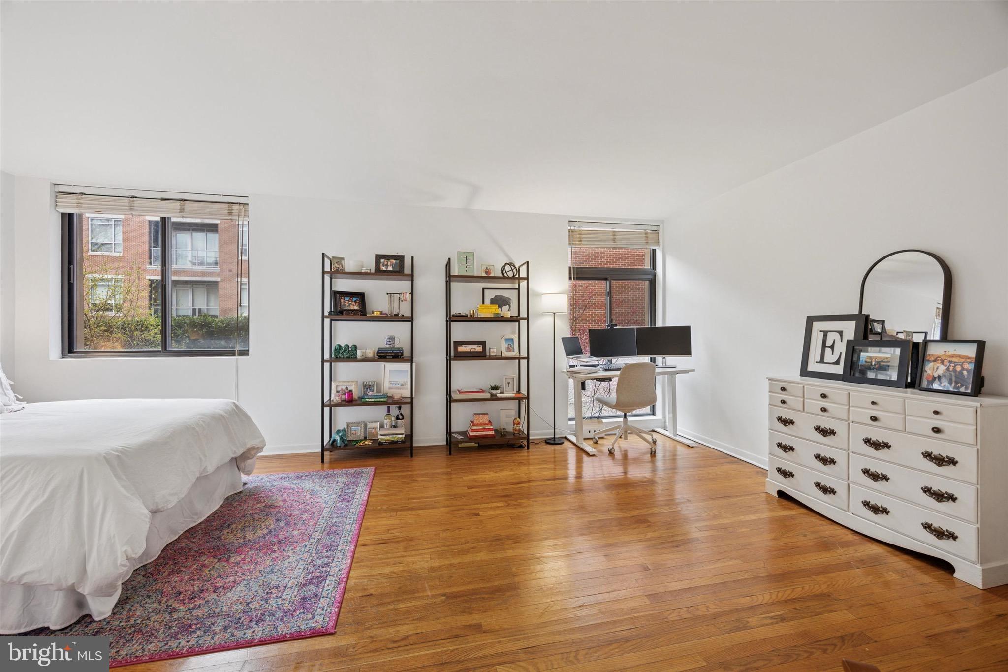 SOCIETY HILL - Residential