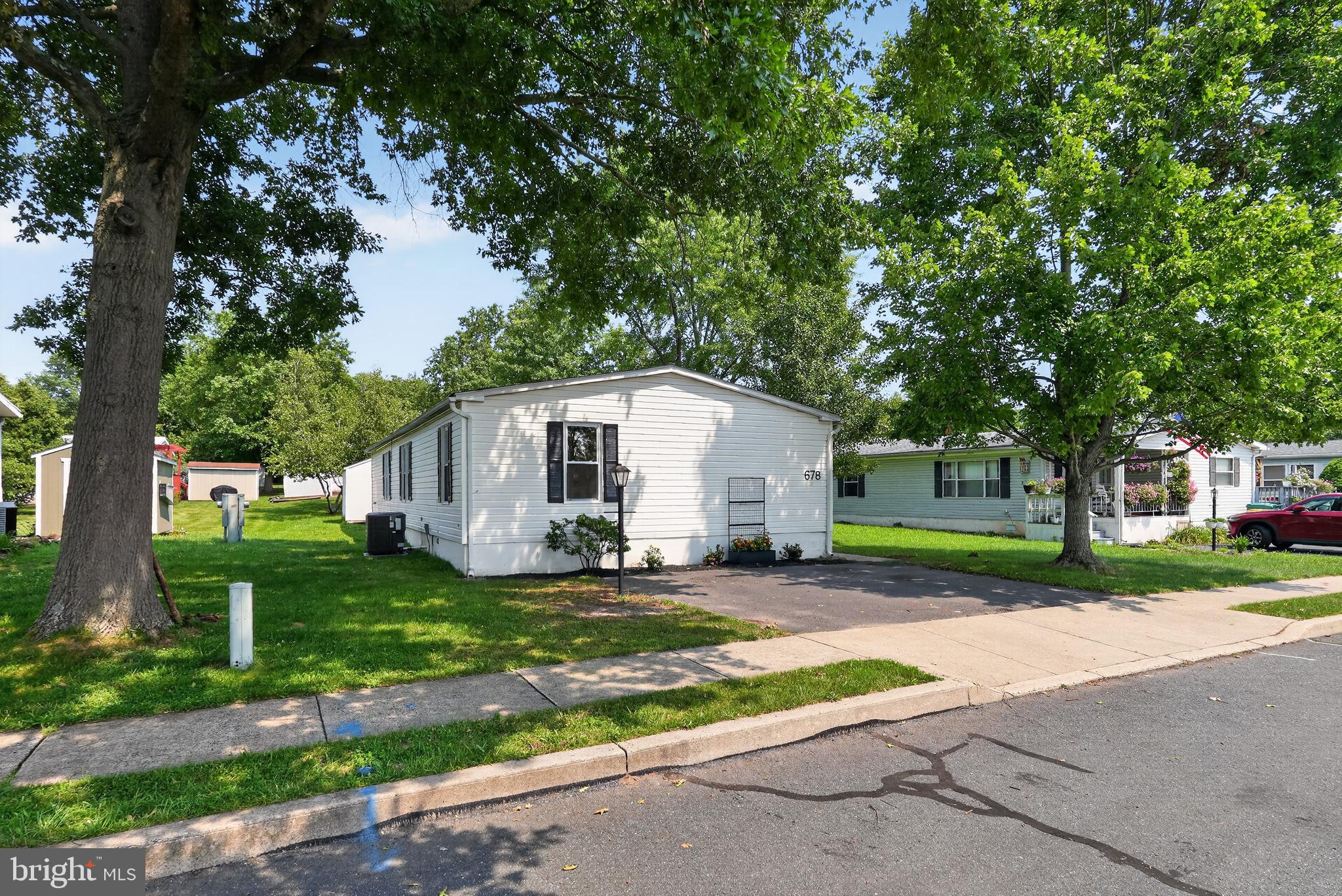 678 WALNUT COURT