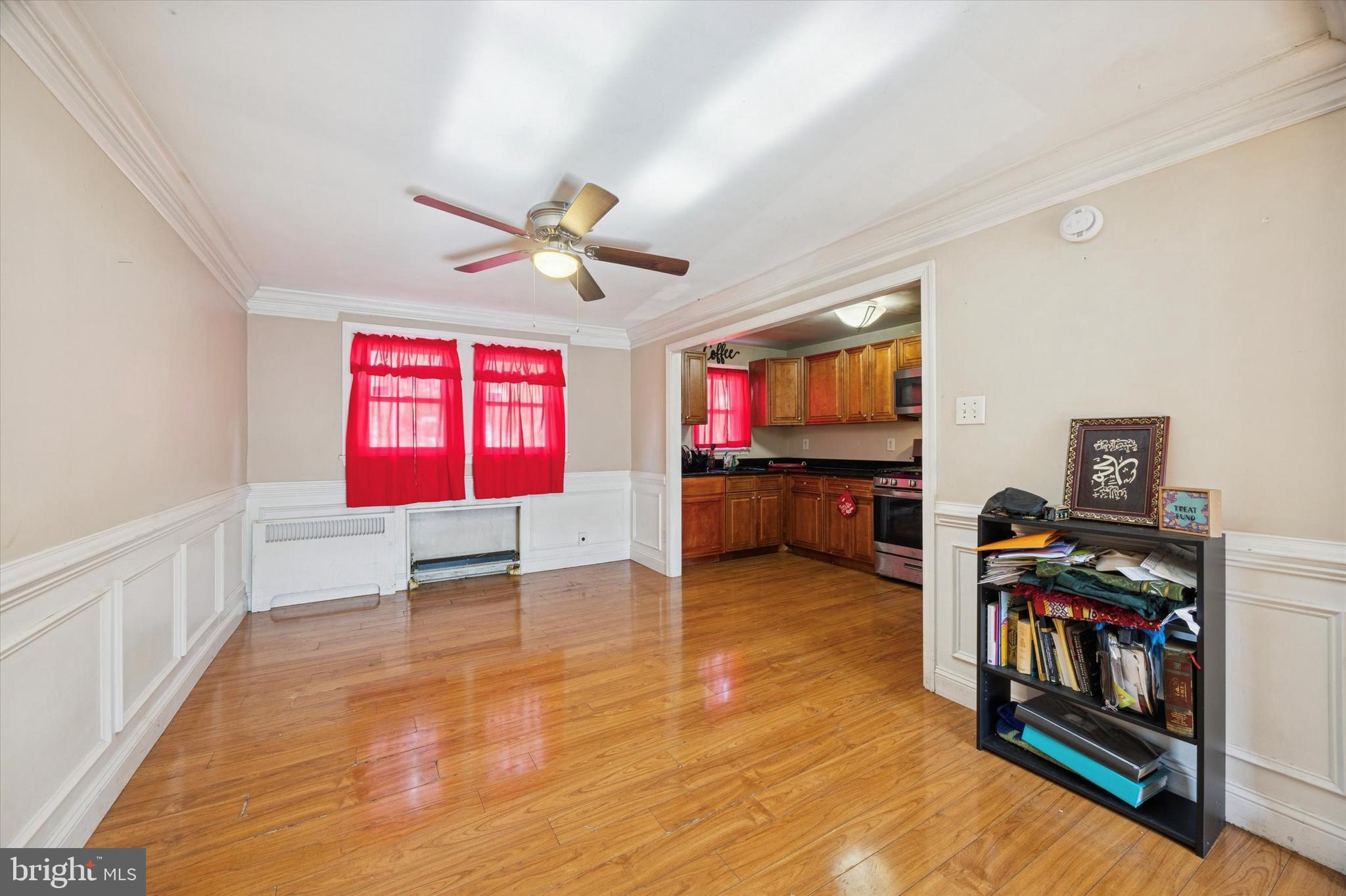 209 E GREENWOOD AVENUE