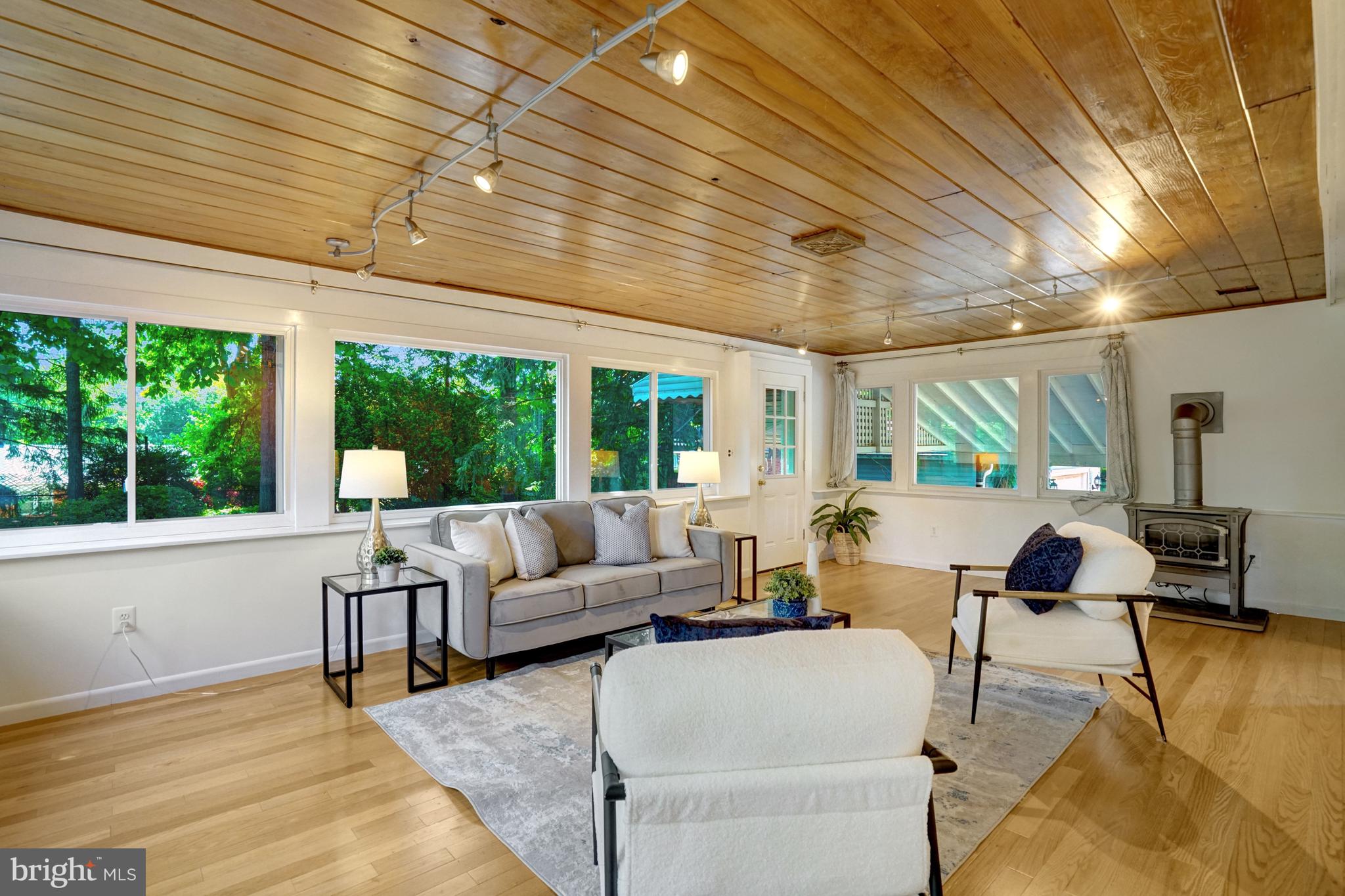 BROYHILL PARK - Residential