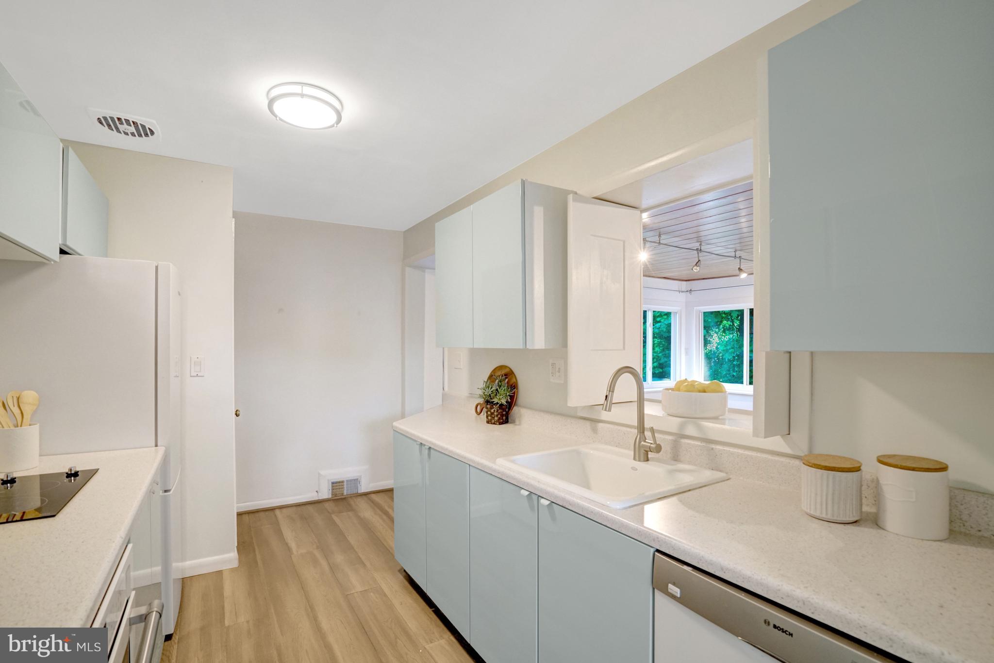 BROYHILL PARK - Residential