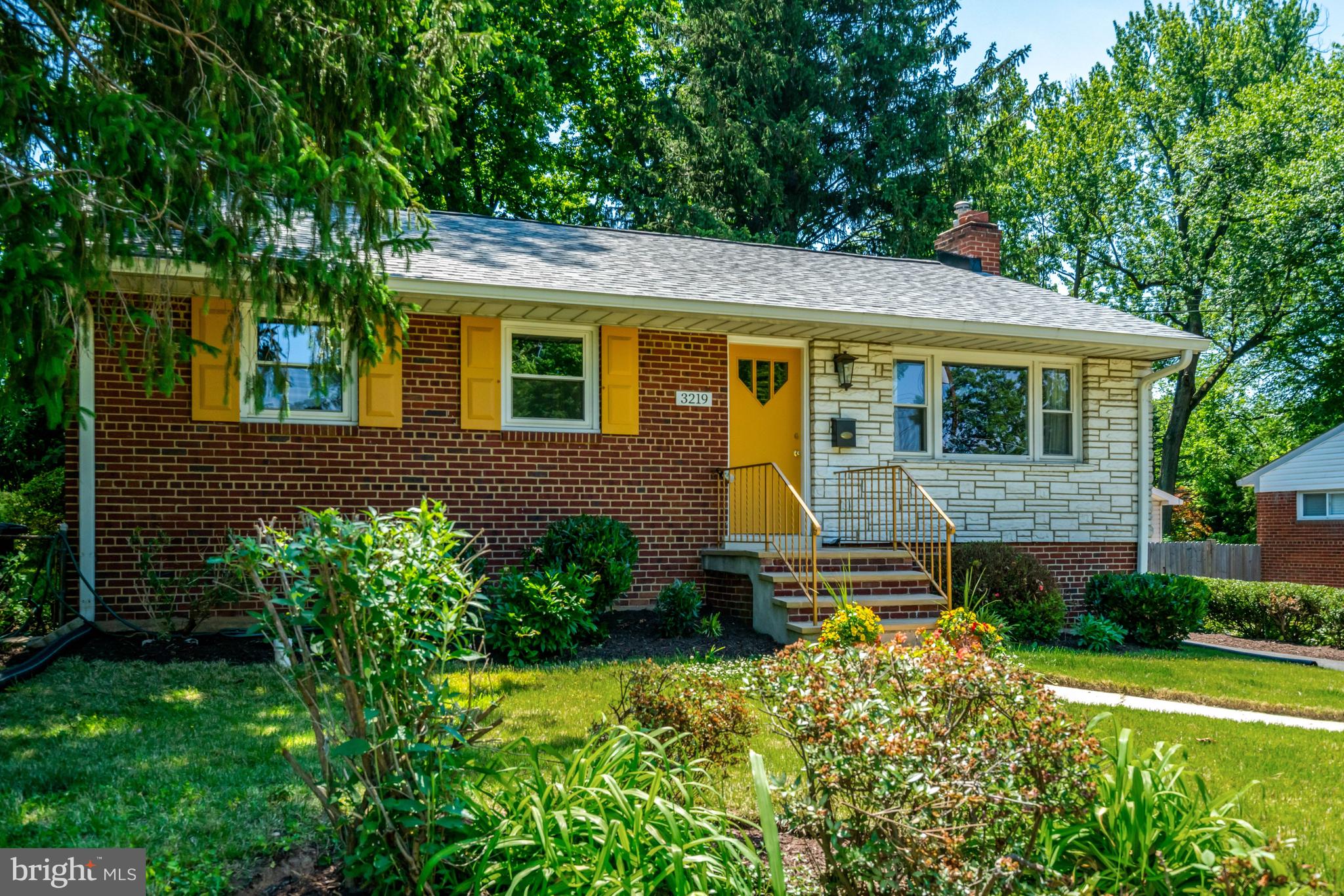 3219 NORFOLK LANE