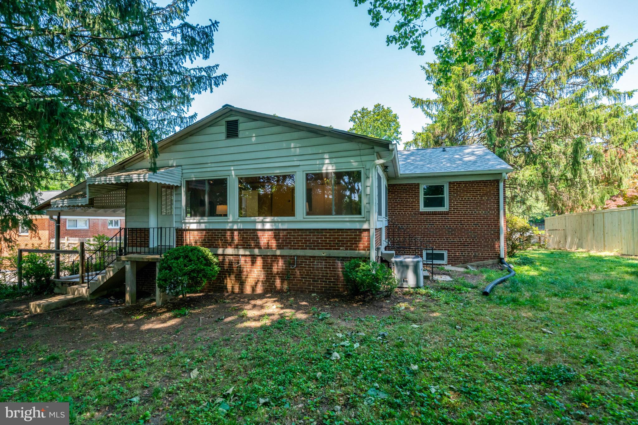 BROYHILL PARK - Residential