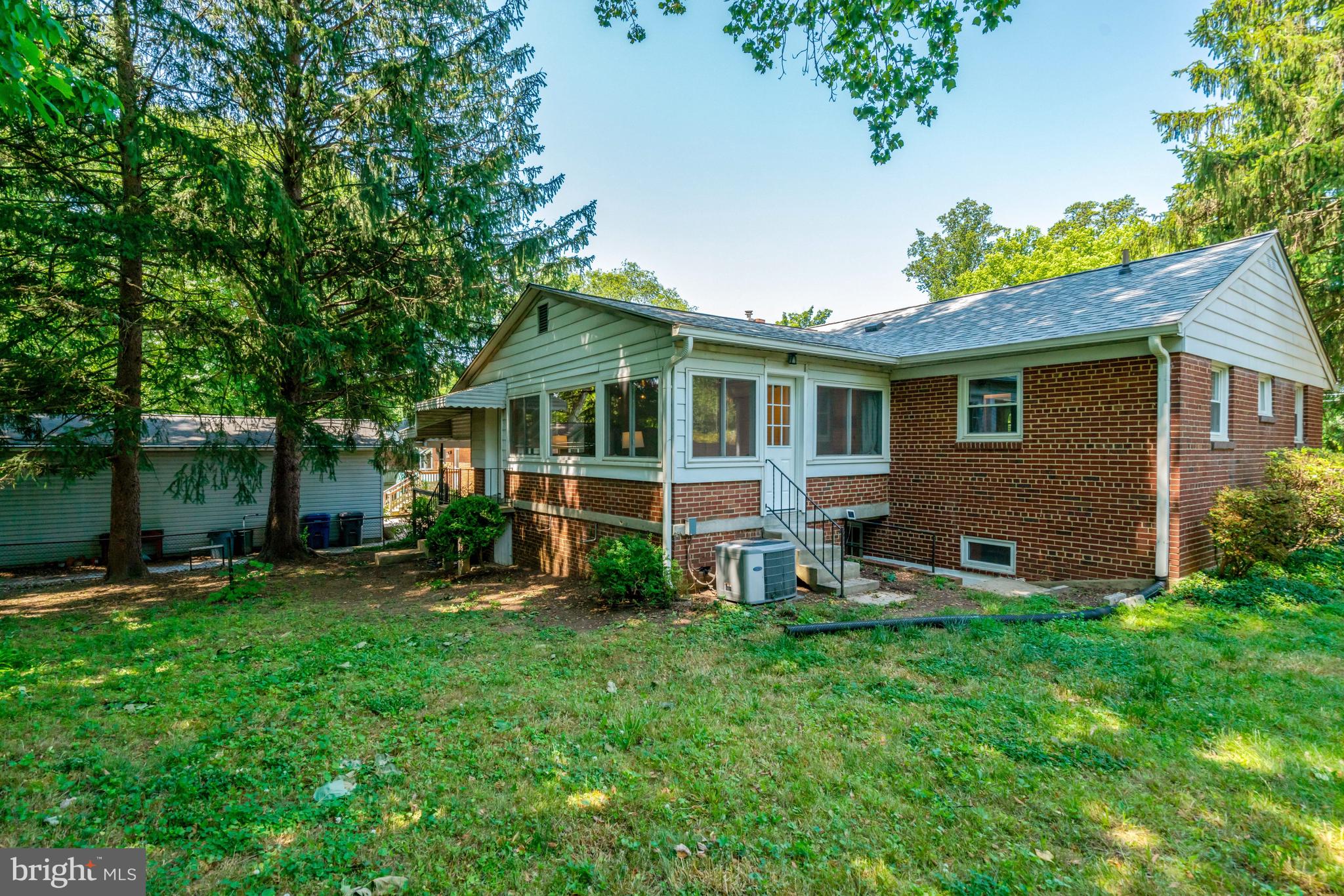 BROYHILL PARK - Residential