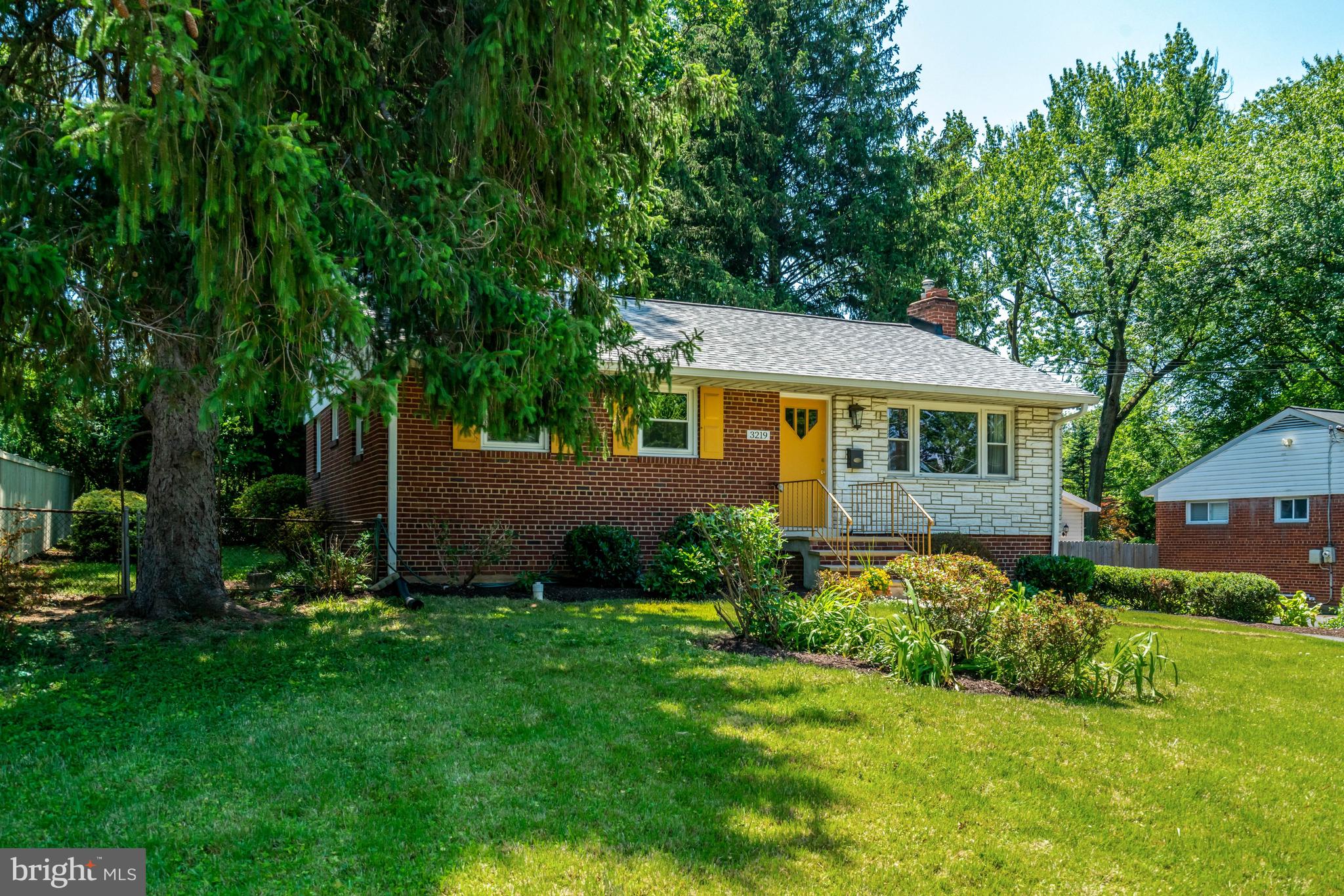 3219 NORFOLK LANE