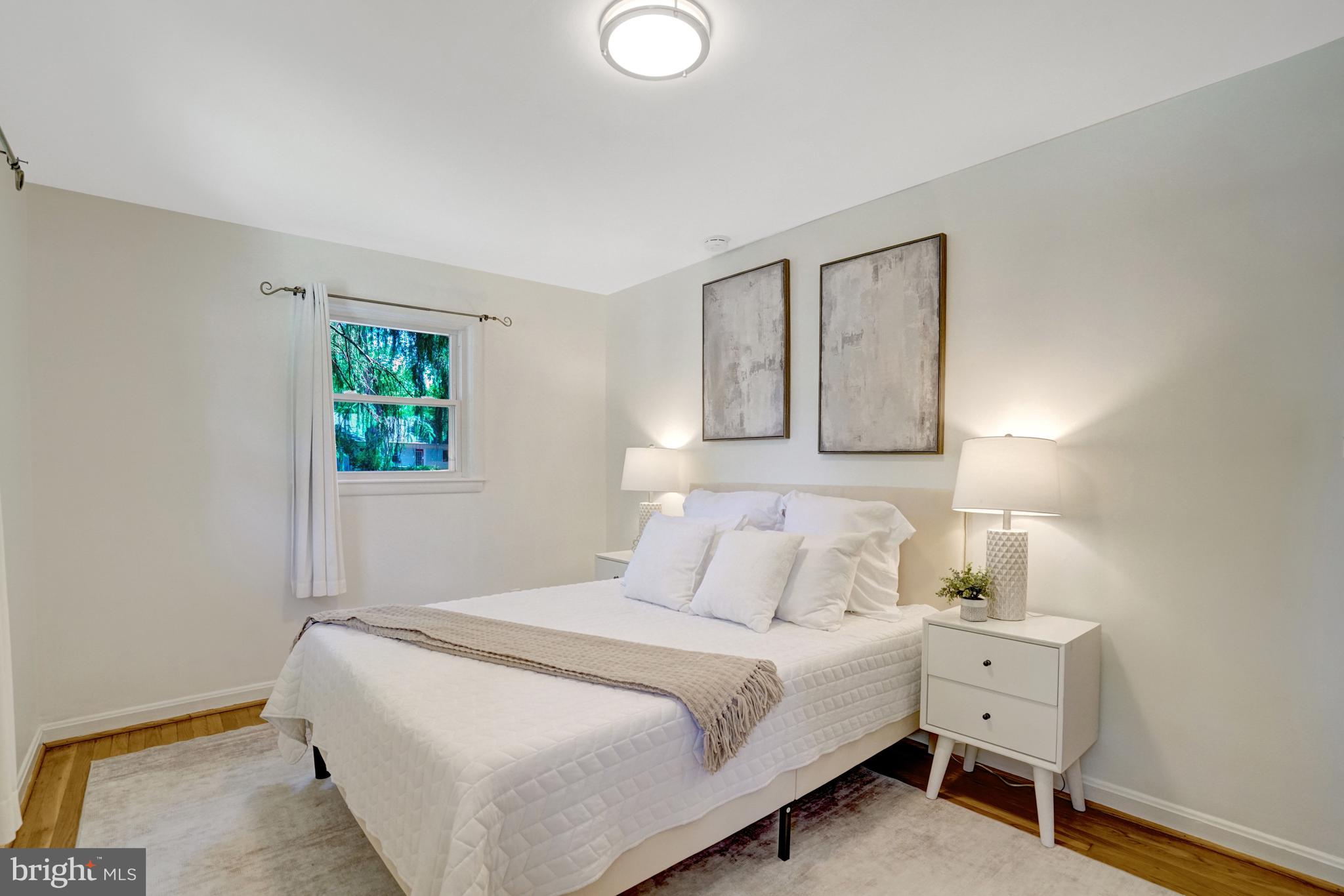 BROYHILL PARK - Residential